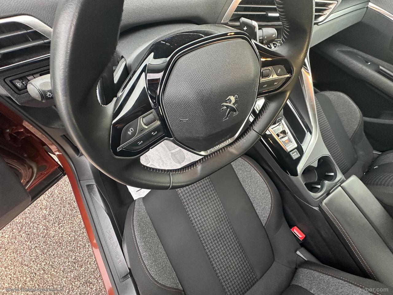 PEUGEOT 3008 BlueHDi 130 S&S EAT8 Allure