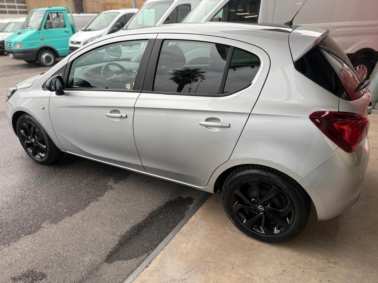 Opel Corsa 1.2 5 porte b-Color ok neopatentati