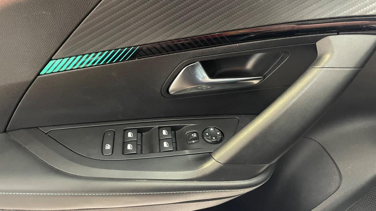 Peugeot 2008 BlueHDi 110 S&S Allure Pack