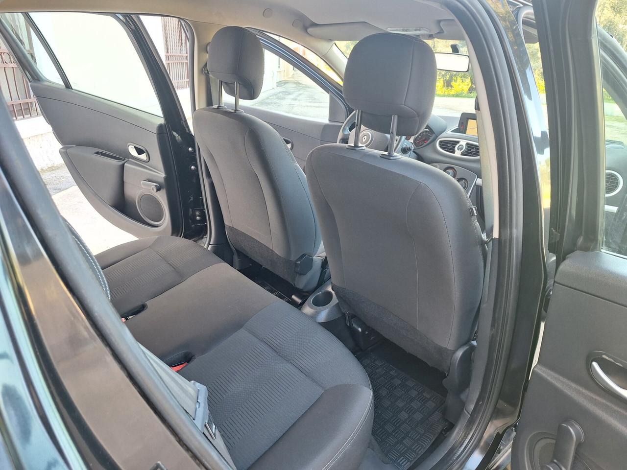 Renault Clio 1.2 5 porte NAVI PERFETTA 2012