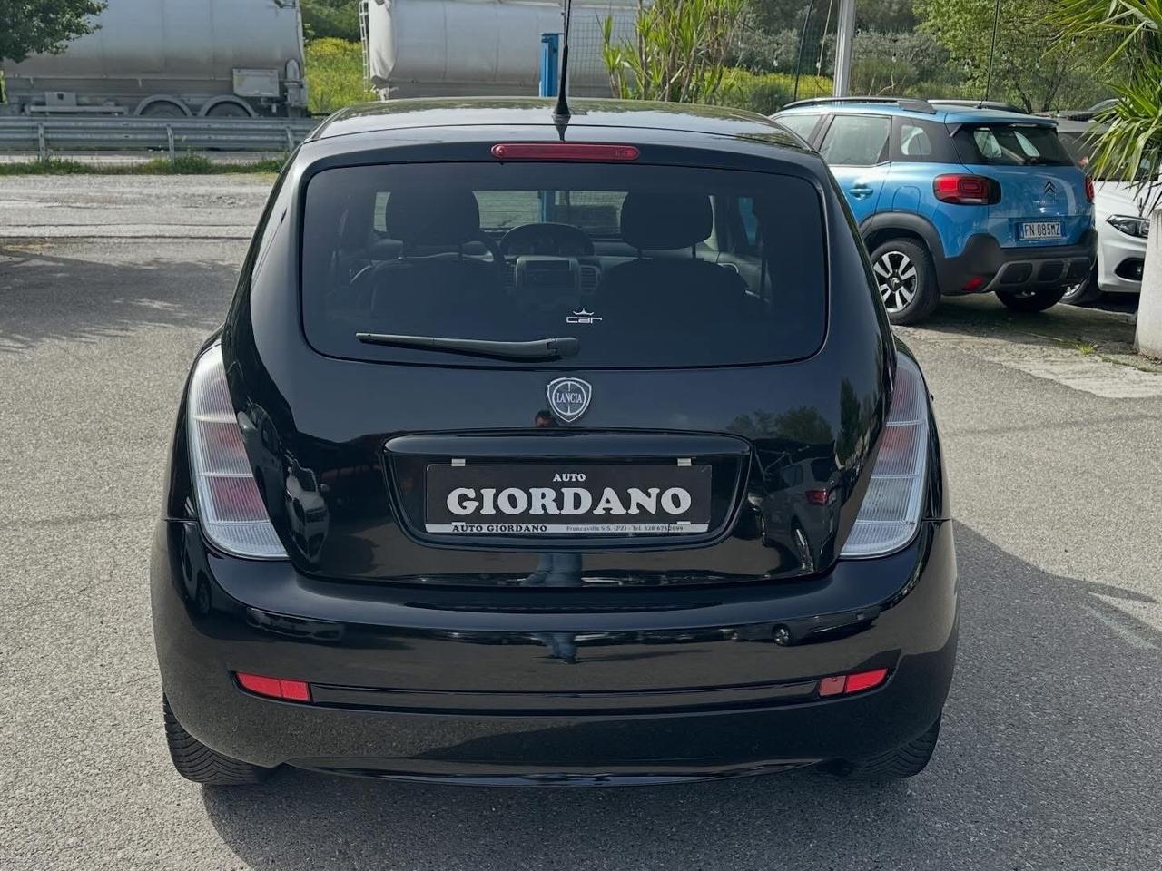 Lancia Ypsilon 1.3 MJT 90 CV MomoDesign