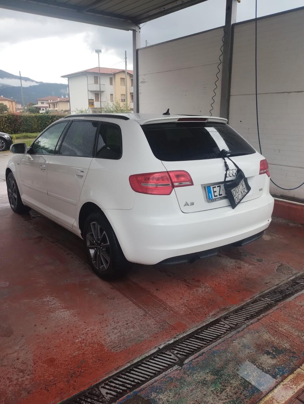 Audi A3 SPB 1.6 TDI 105 CV CR Ambition