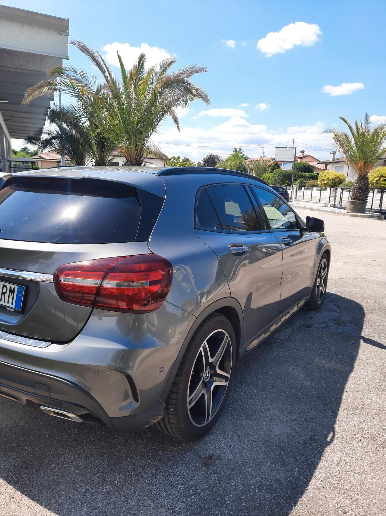 Mercedes-benz GLA 200 allestimento AMG