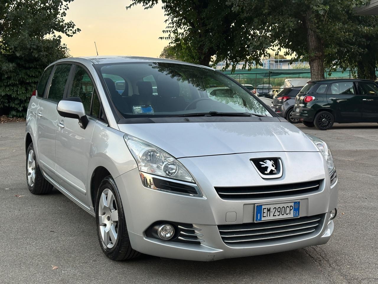Peugeot 5008 1.6 HDi 112CV Business 5 posti