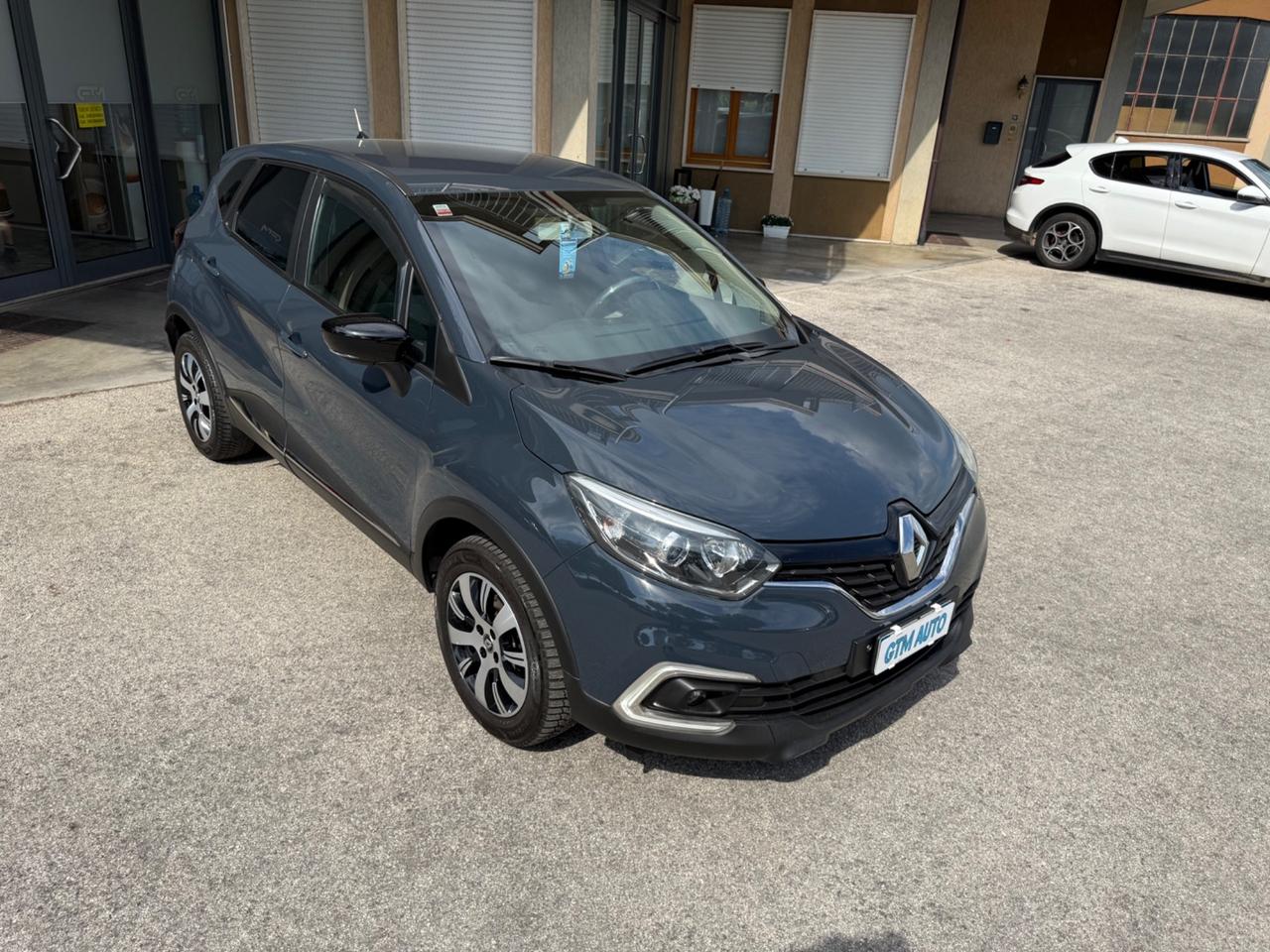 Renault Captur TCe 12V 90 CV Life - OK Neopatentati