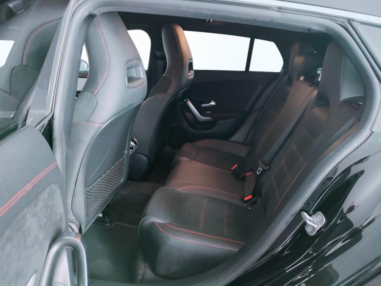 Mercedes-Benz CLA Shooting Brake 200d Premium auto