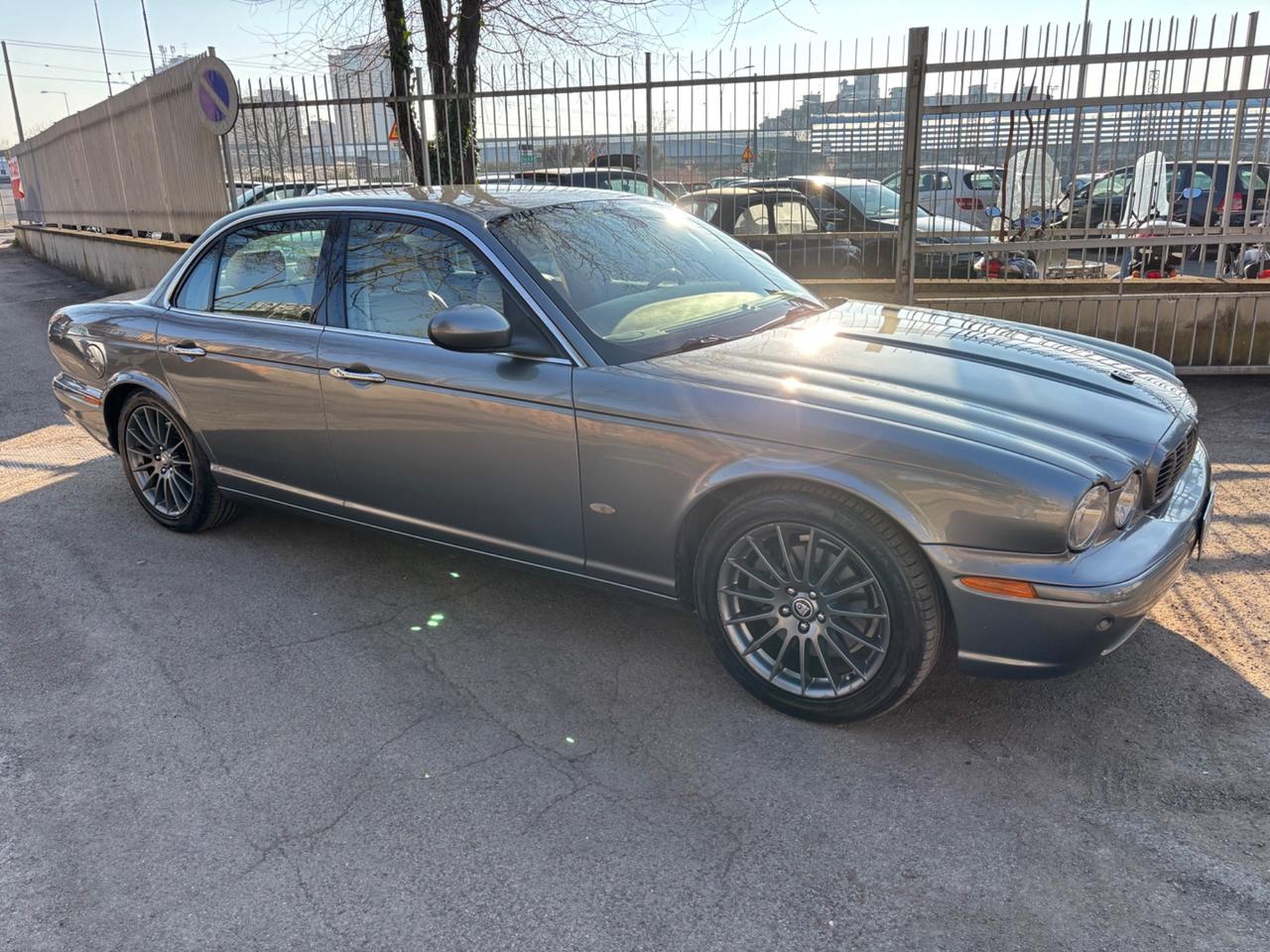 Jaguar XJ 2.7 D V6 cat Executive