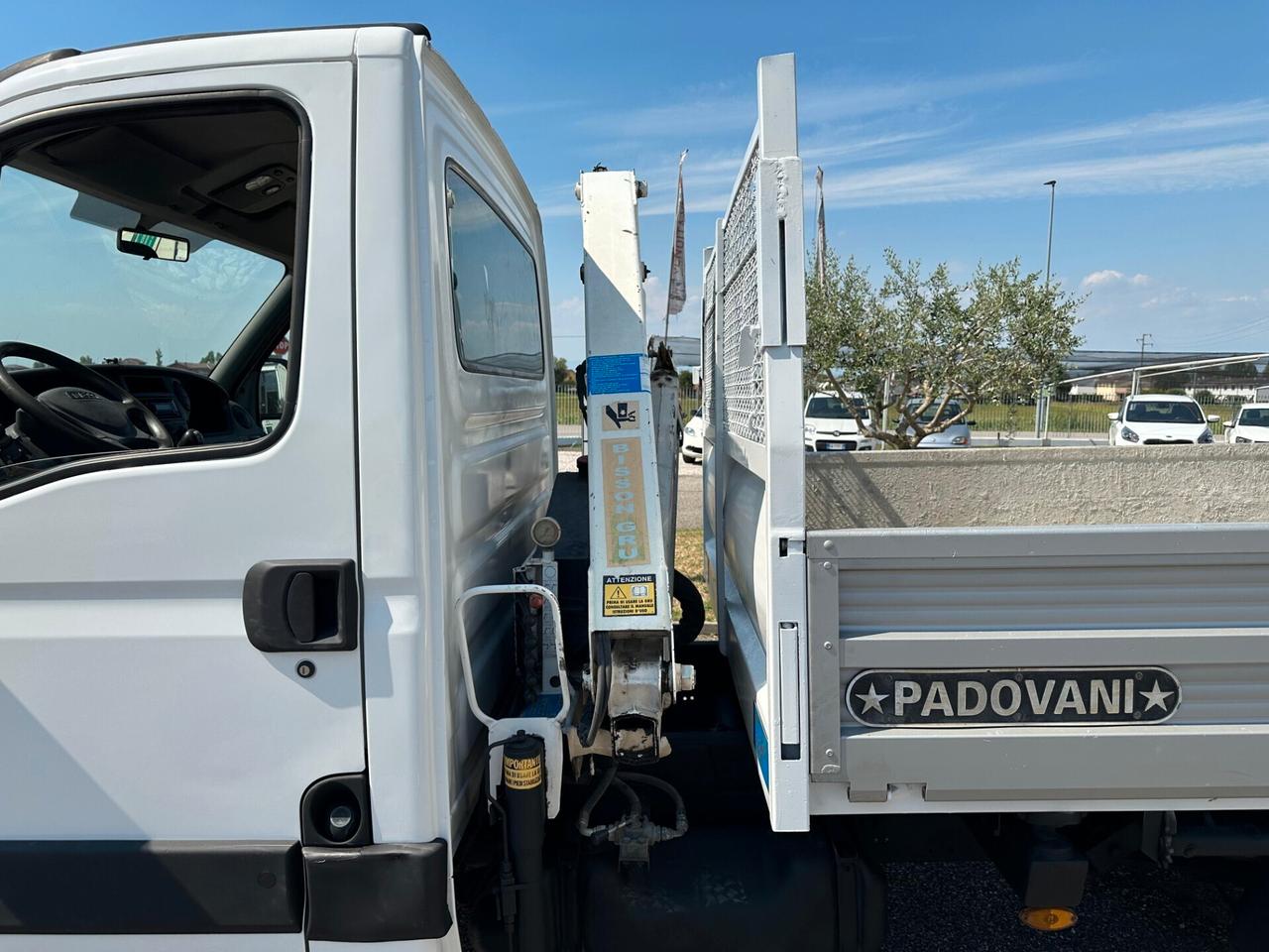 Iveco Daily 35/E4 ribaltabile trilaterale con gru
