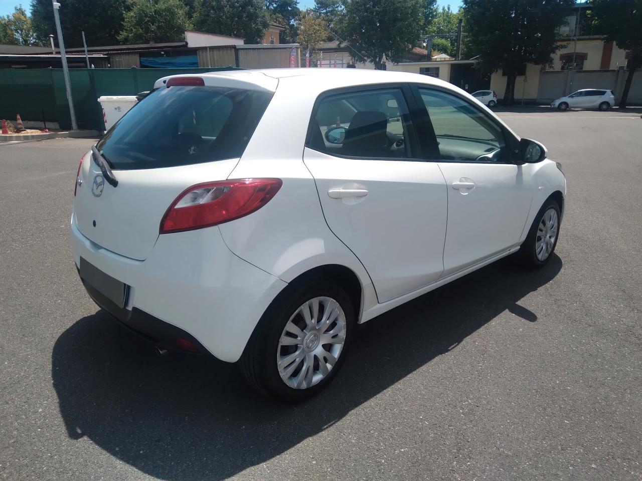 Mazda2 1.3 16V 75CV 5p. Play Gen. GPL x neopatentati