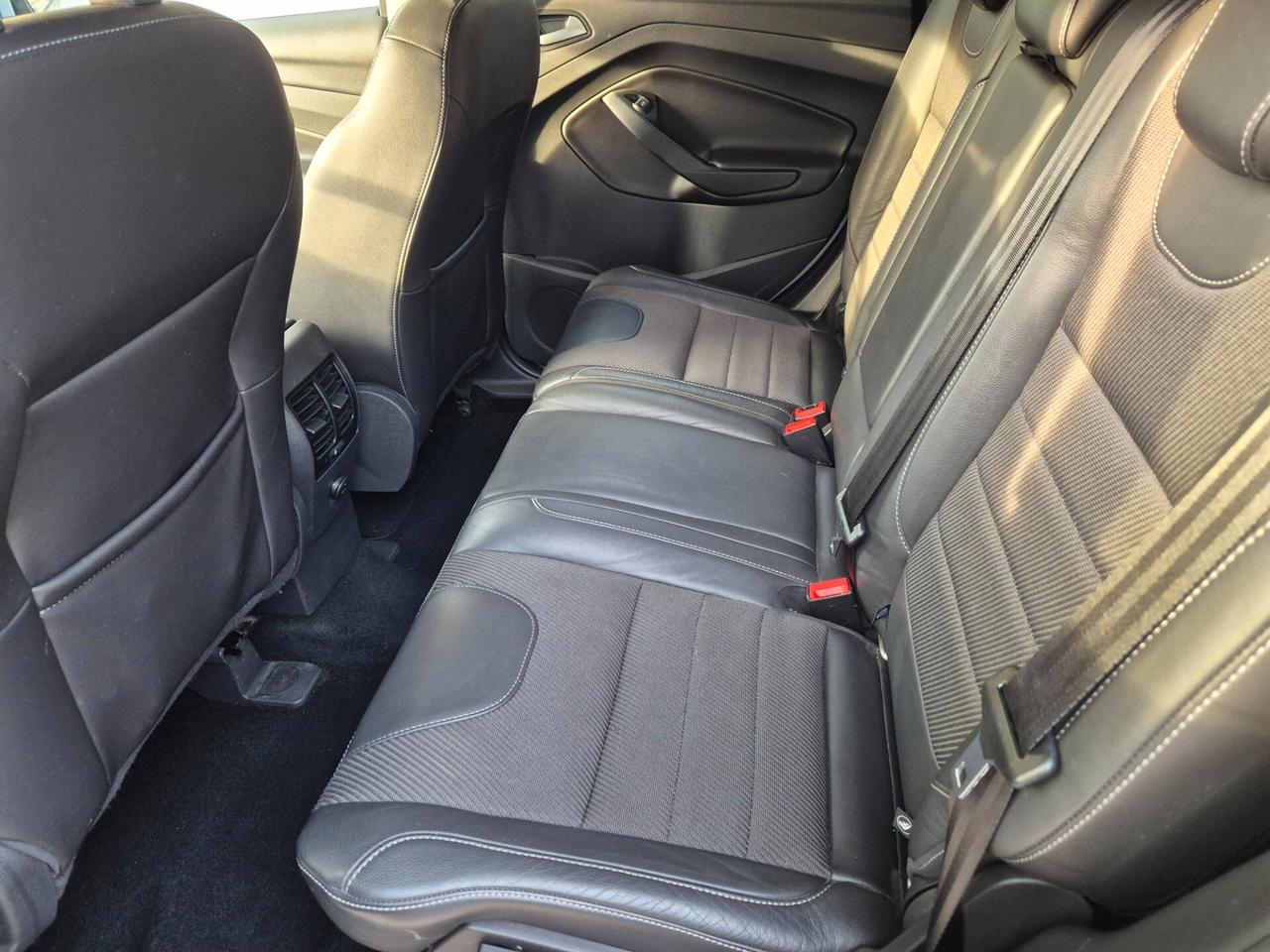 Ford Kuga 2.0 TDCI 150 CV S&S 4WD Powershift Titanium