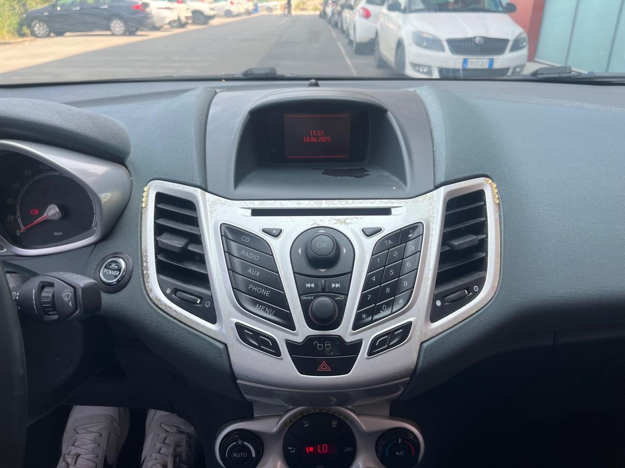Ford Fiesta 1.4 TDCi 70CV 5 porte Titanium