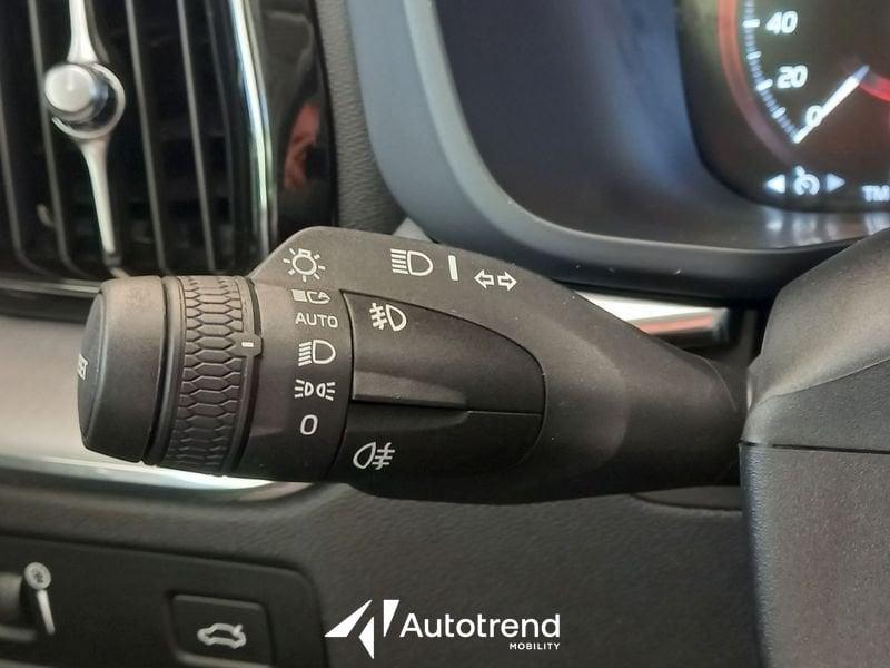 Volvo XC60 B4 197+14 CV AWD Automatica NAVI LED Momentum Pro