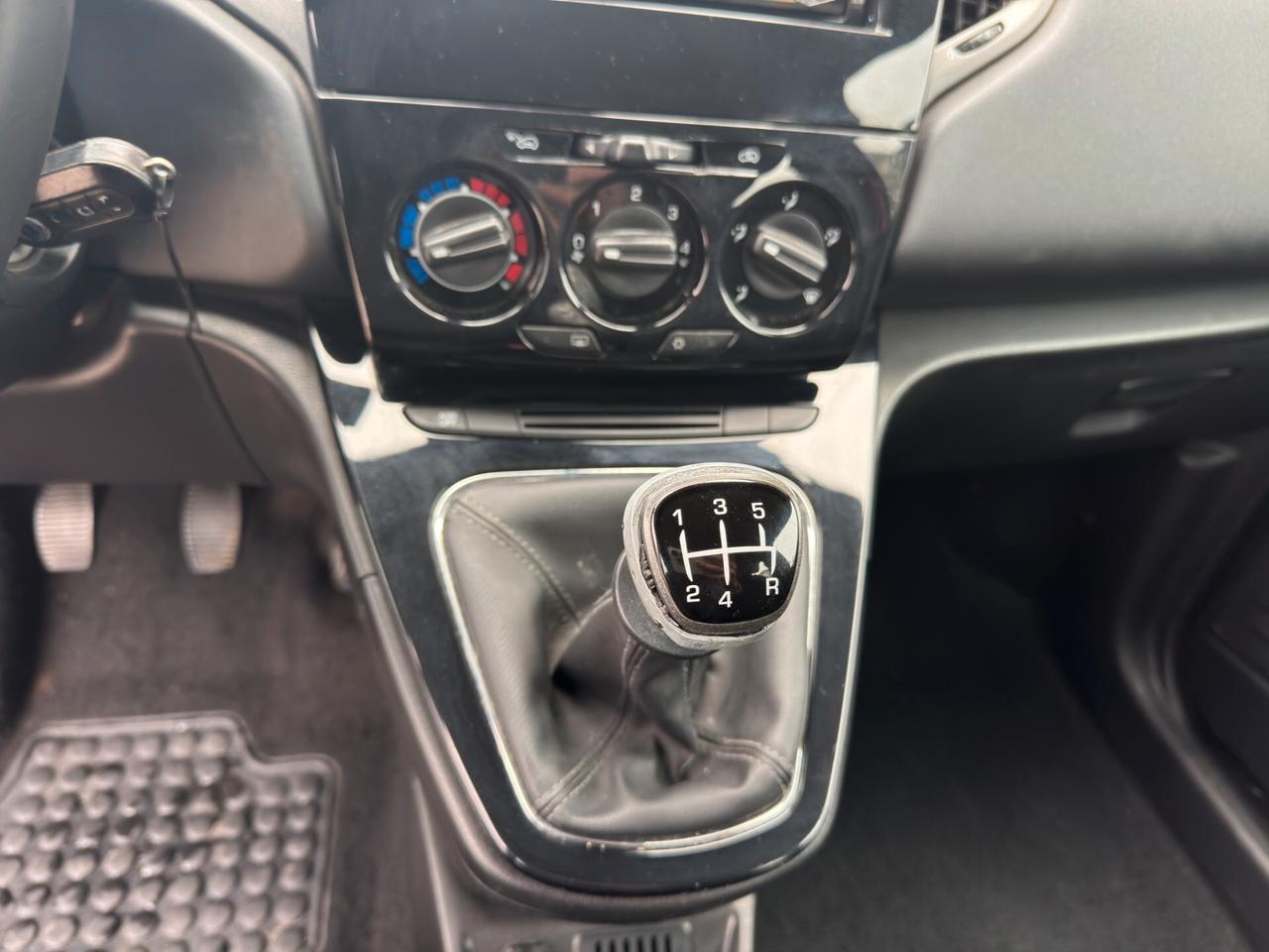 Lancia Ypsilon 1.2 69 CV 5 porte GPL Ecochic Unyca