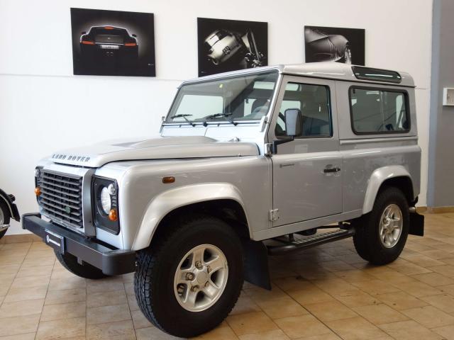 Land Rover Defender 90 TD4 SE 95000 KM