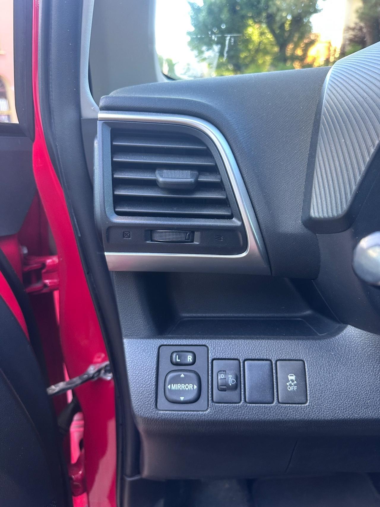 Subaru Trezia 1.4D-S 6MT Exclusive automatico