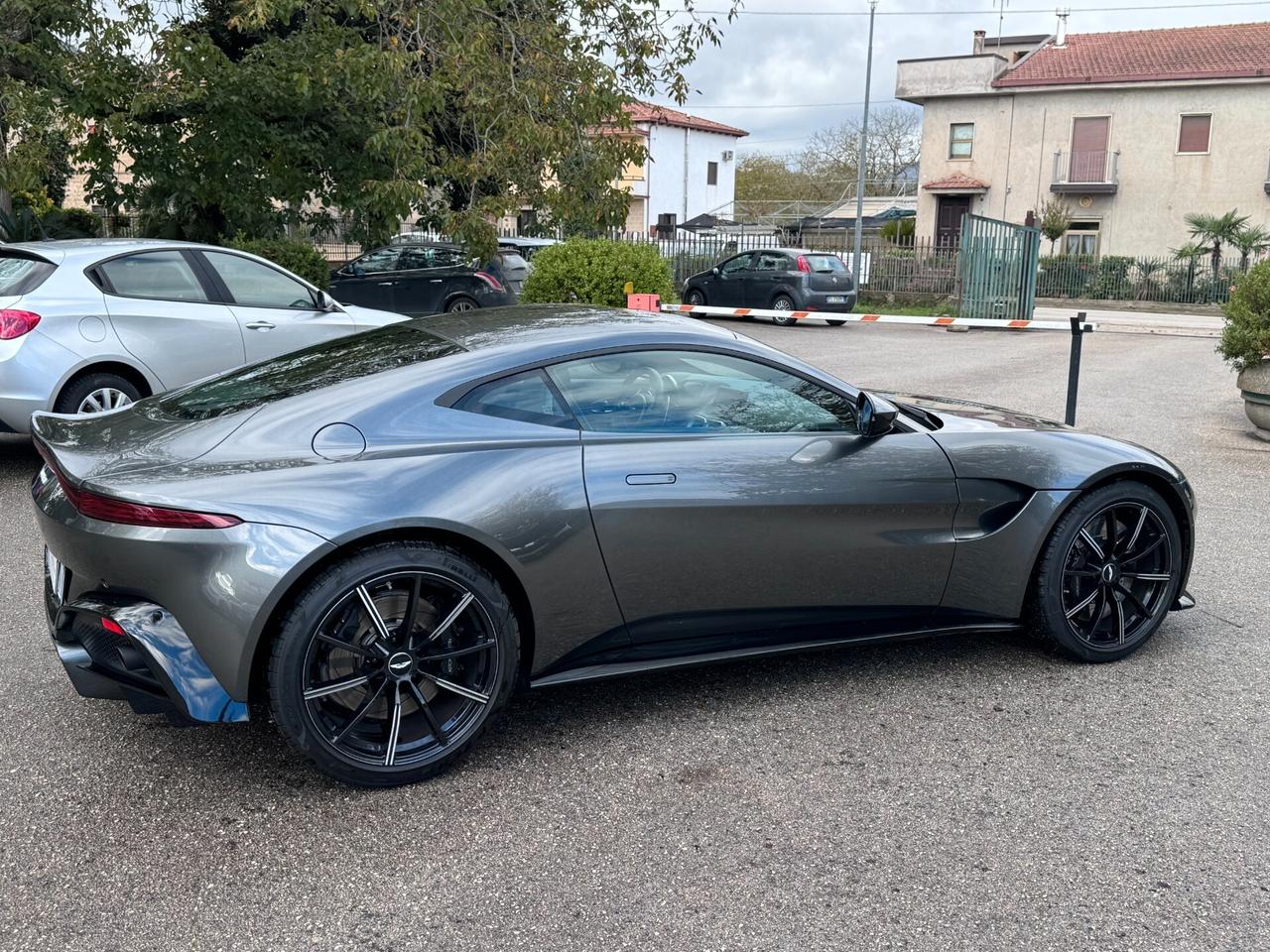 Aston Martin Vantage