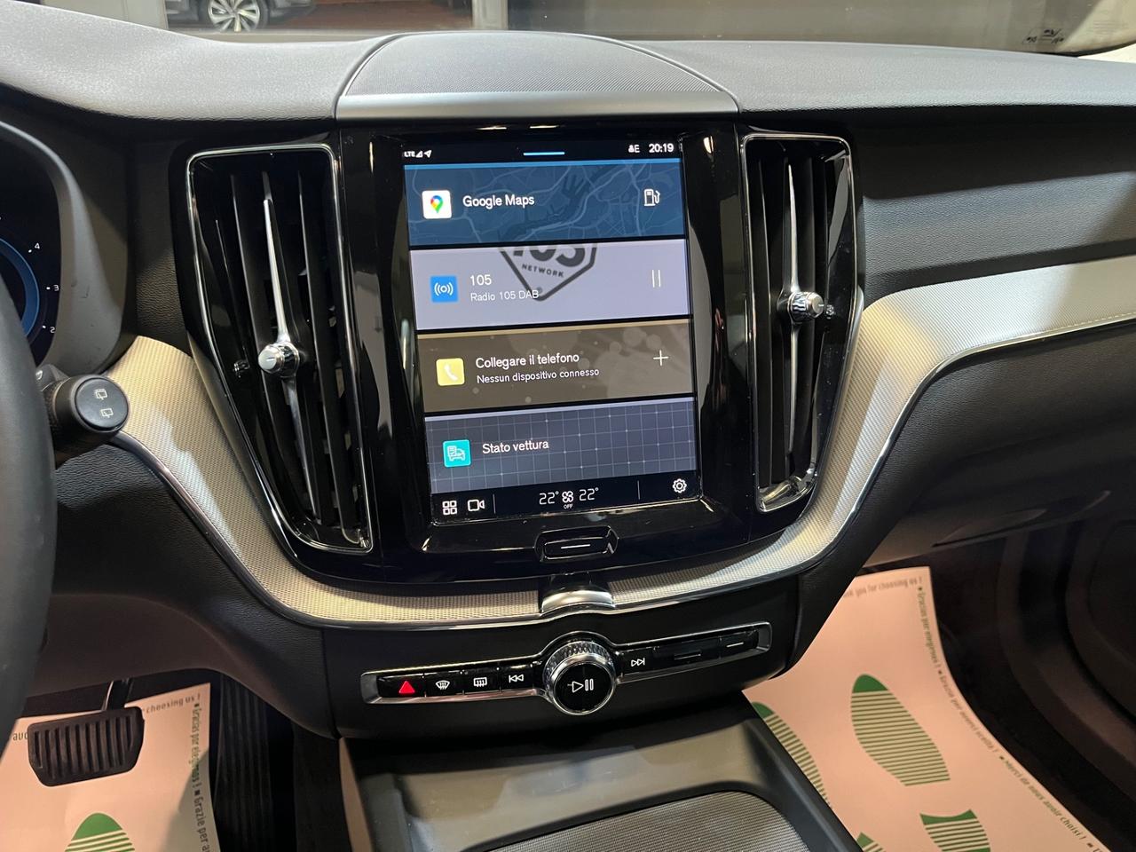 Volvo XC60 B4 (d) AWD automatico Ultimate Dark