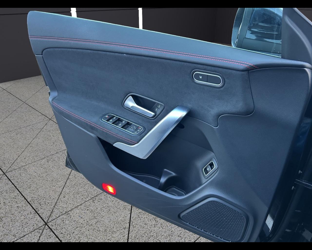 Mercedes-Benz CLA 180 Automatic Shooting Brake AMG Line Premium Plus