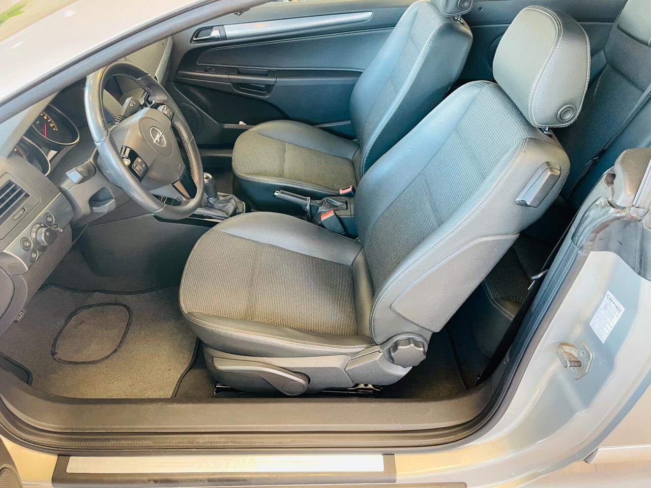 Opel Astra Cabrio TwinTop 1.9 Diesel 150CV Cosmo