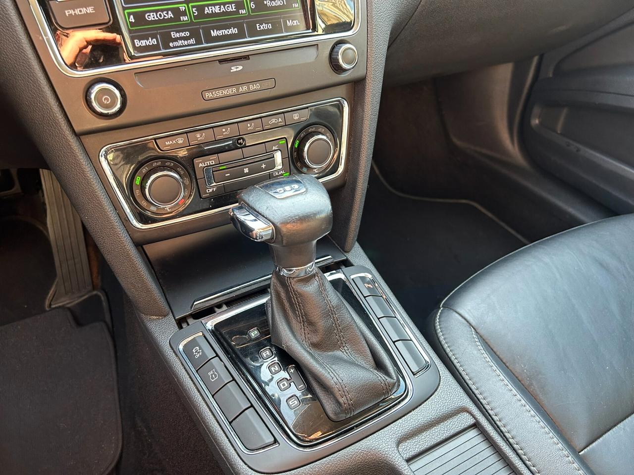 SKODA SUPERB WAGON 2.0 TDI 170CV DSG Elegance