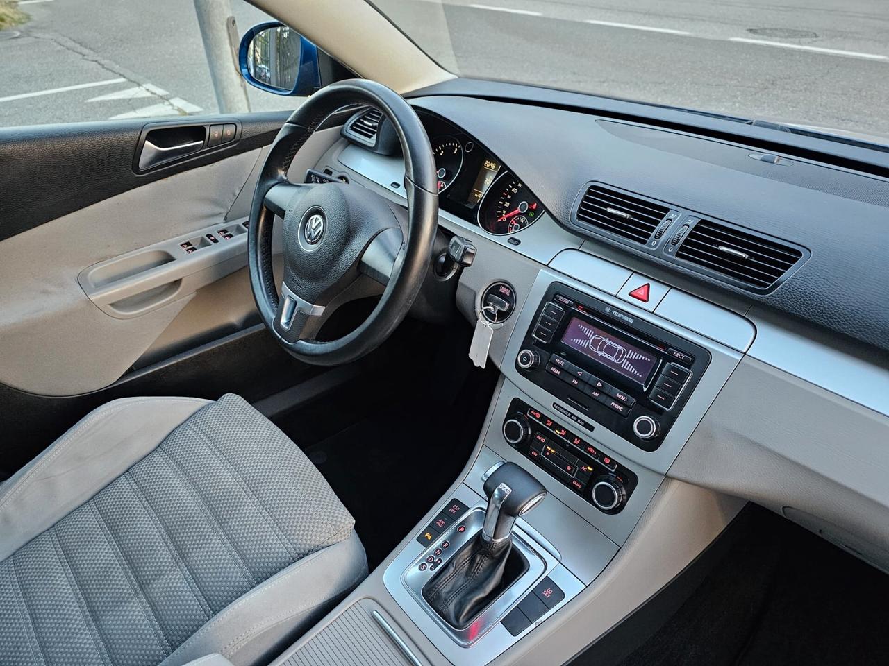 Volkswagen Passat Variant 2.0 TDI 140cv DSG R-line*Pdc*Euro5*