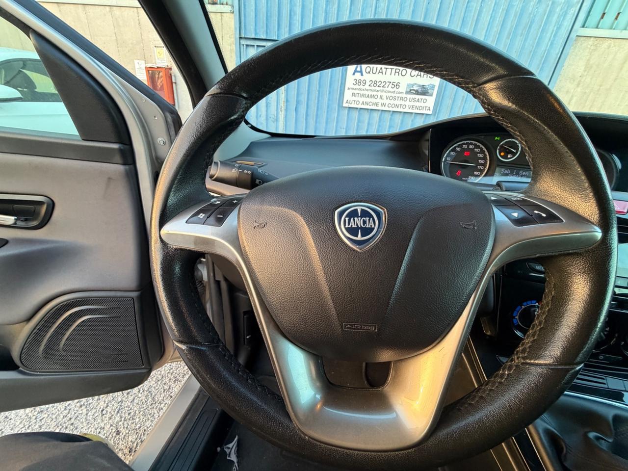 Lancia Ypsilon 1.2 69 CV Unyca