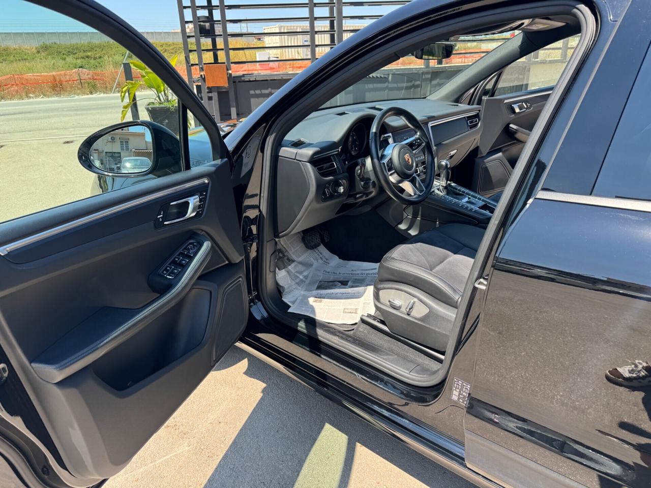 Porsche Macan 2.0 pari al nuovo