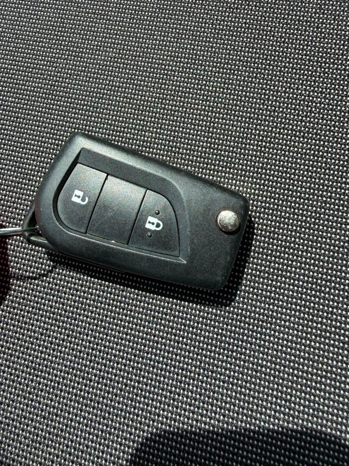 Toyota Aygo 1.0 VVT-i X-BLACK 140000 KM