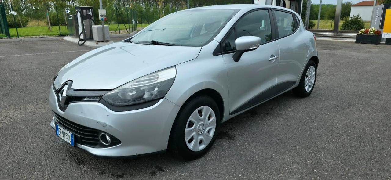 Renault Clio 1.2 75CV GPL 5 porte Costume National