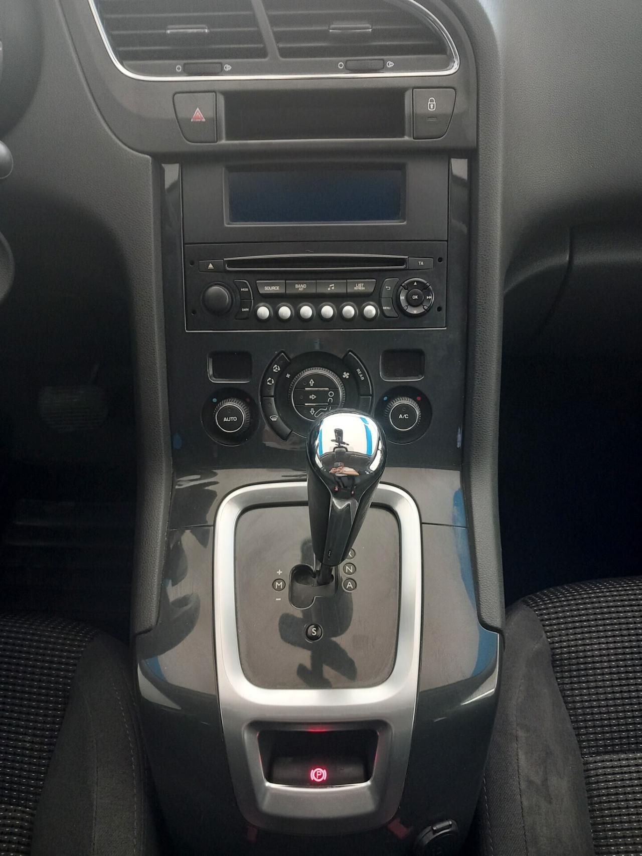 Peugeot 5008 1.6 diesel automatica 7 posti 152 mila km anno 2013