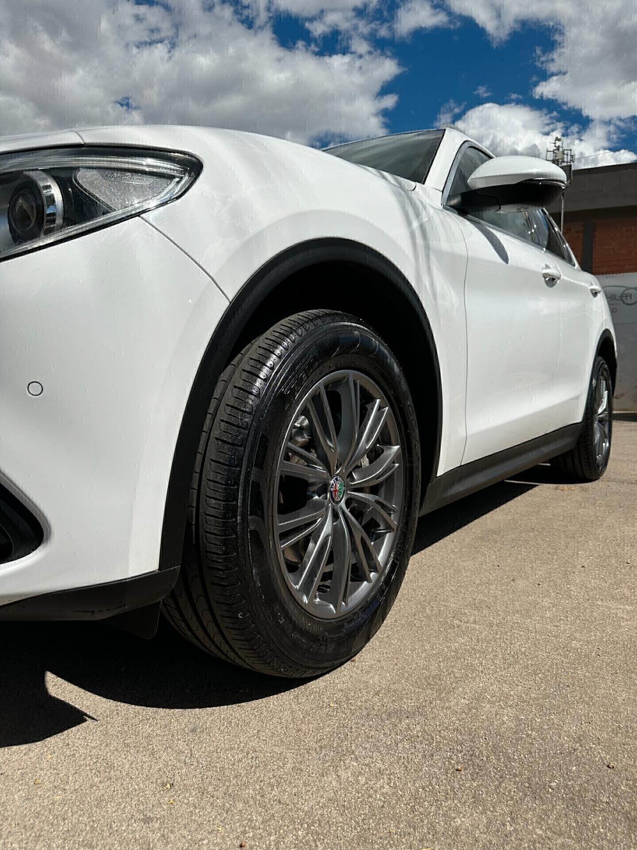 Alfa Romeo Stelvio 2.2 Turbodiesel 210 CV AT8 Q4 Executive