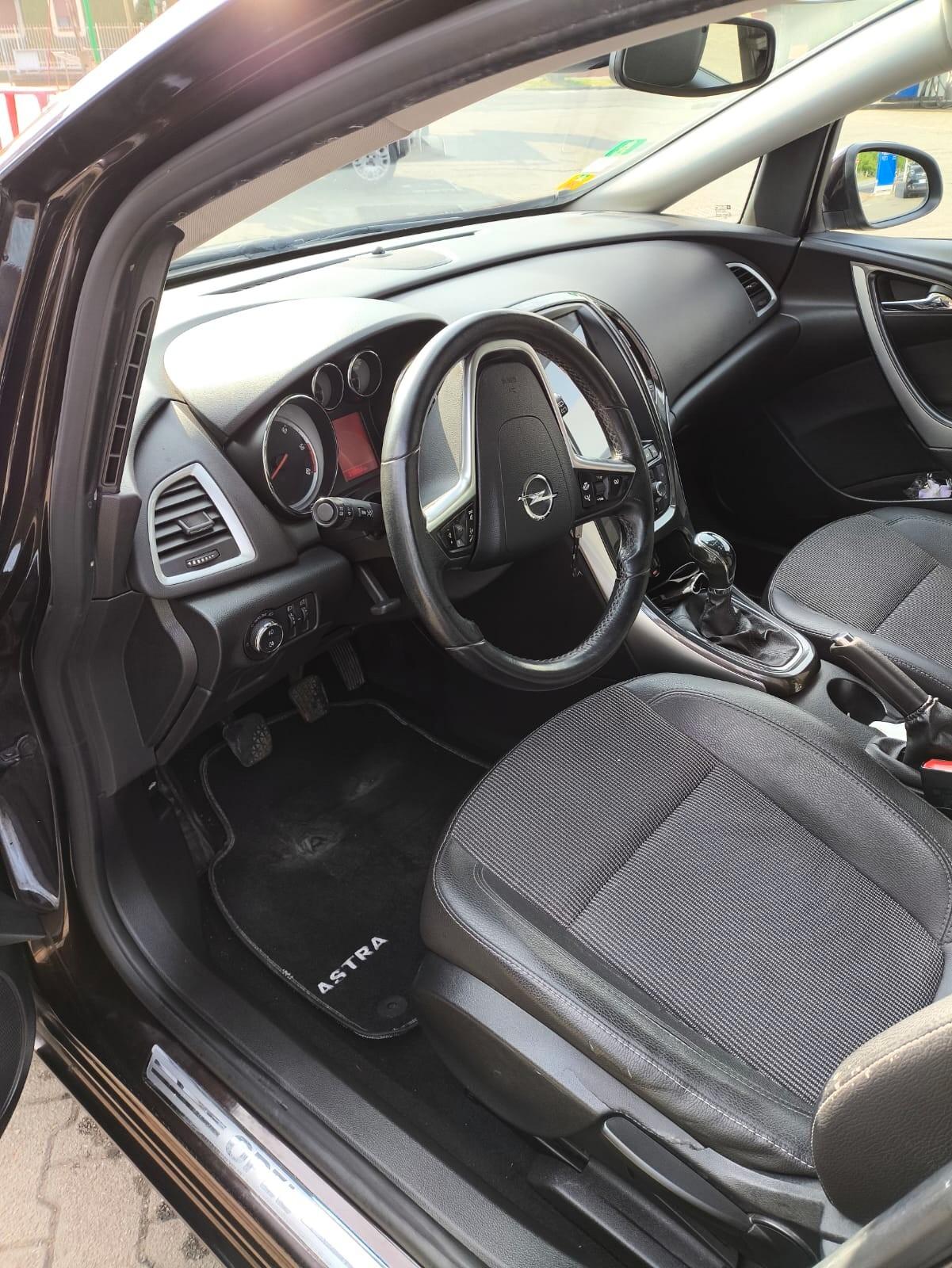 Opel Astra 1.7 CDTI 110CV Sports Tourer Cosmo
