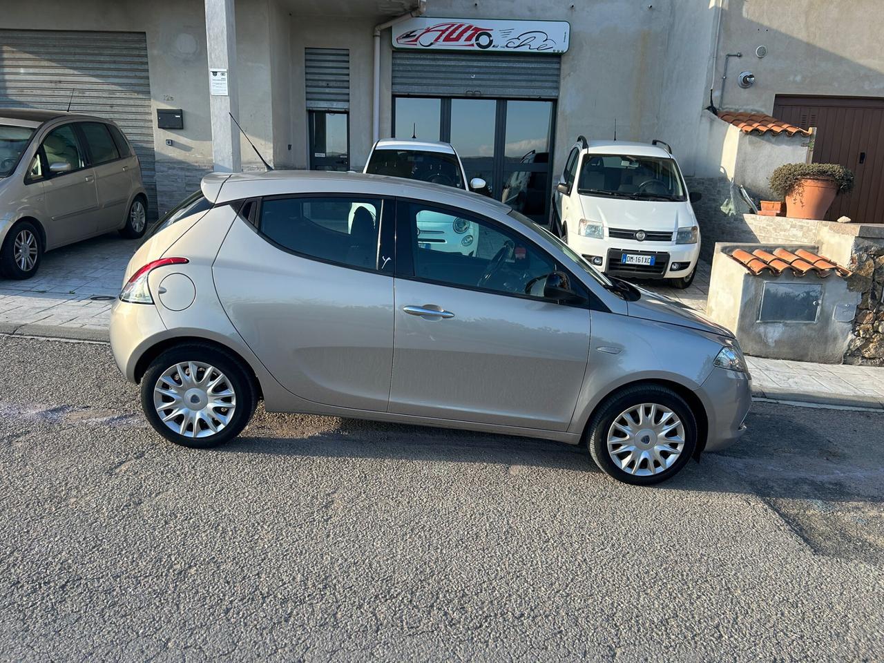 Lancia Ypsilon 1.2 69 CV 5 porte Gold