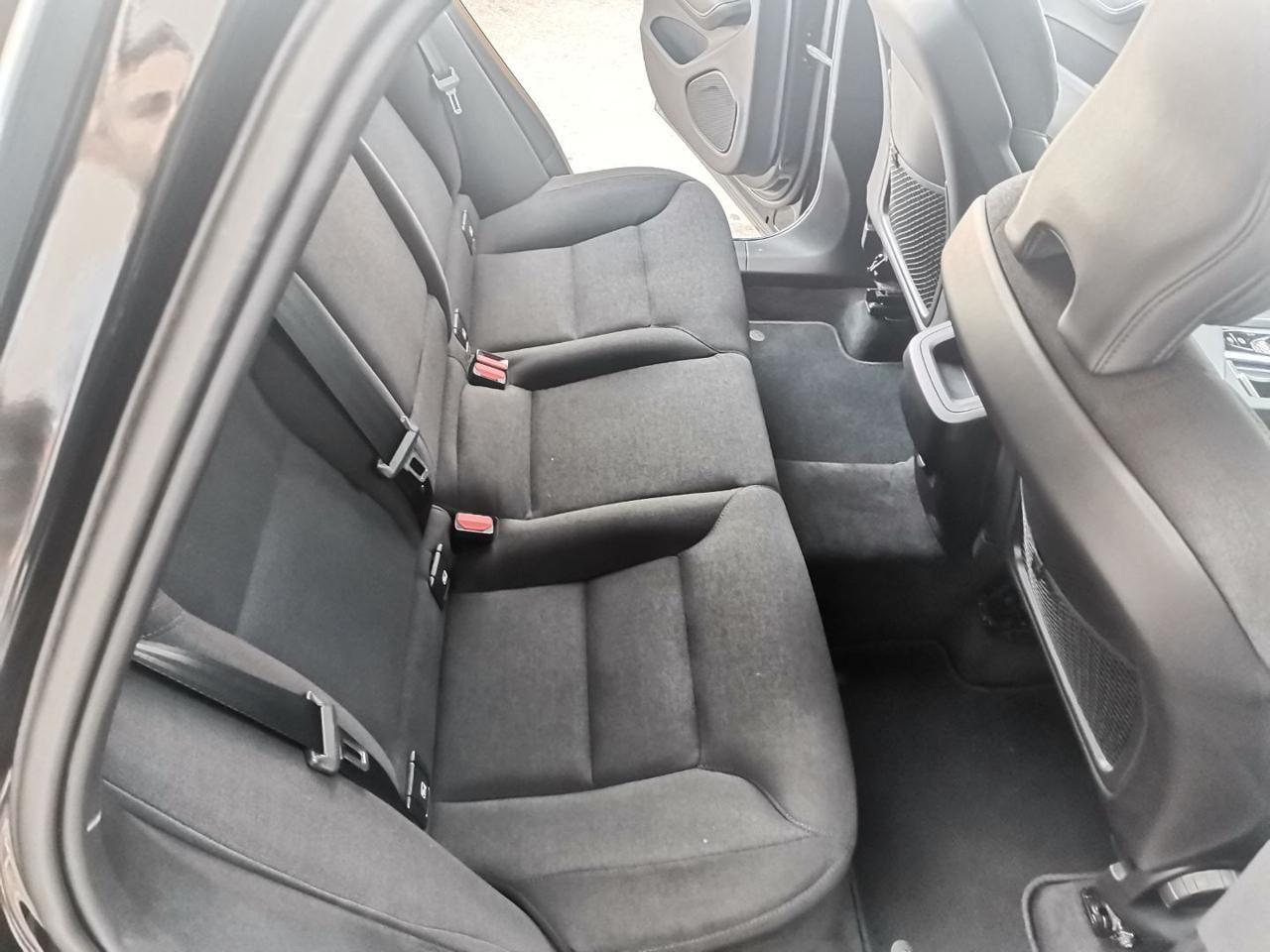 Volvo XC60 B4 (d) AWD Geartronic Momentum Pro