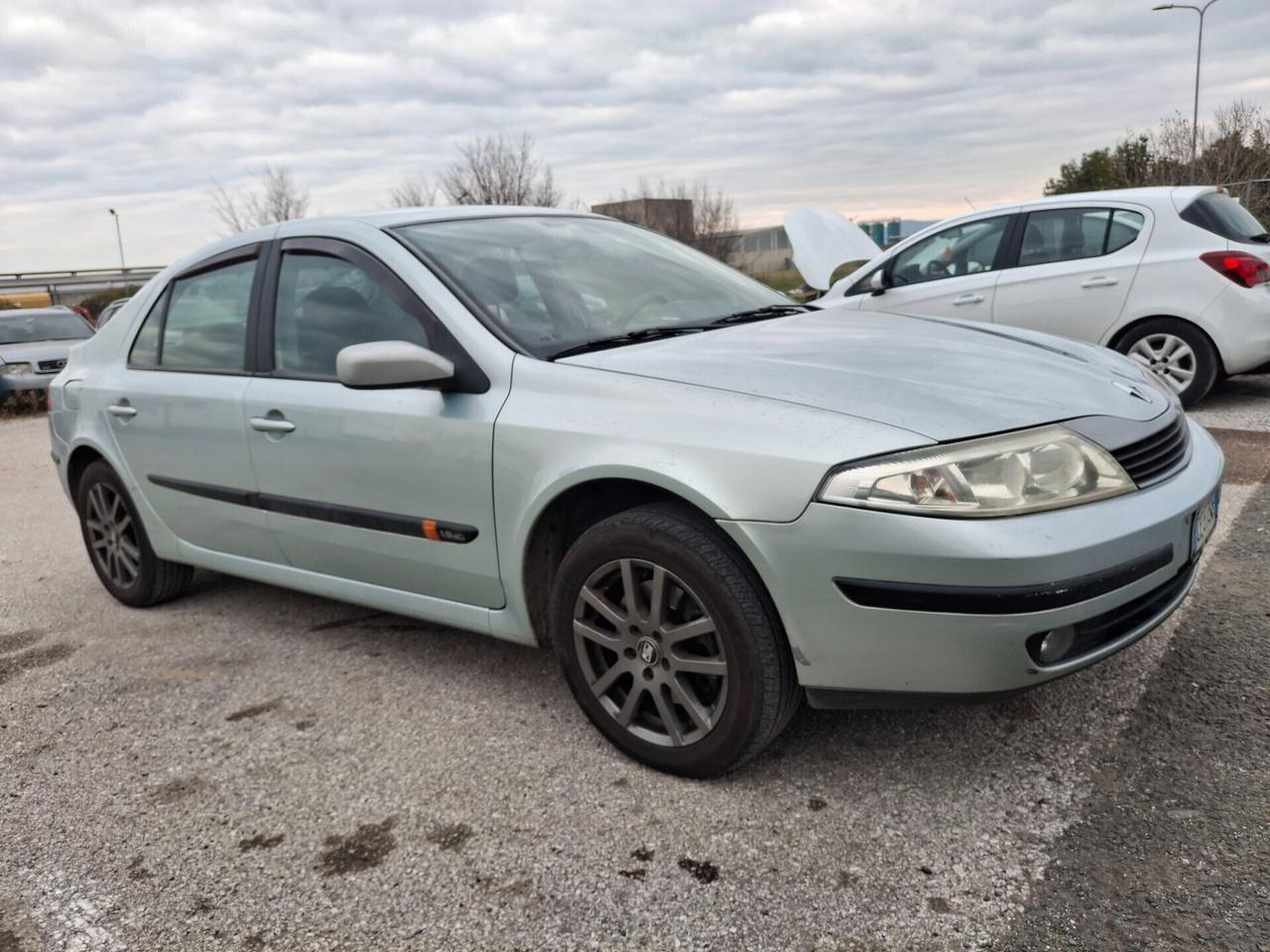 Renault Laguna 1.9 dCi/120CV.--