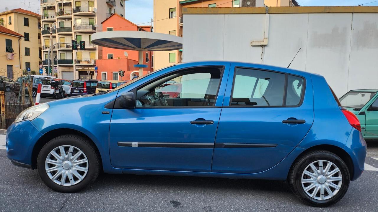 Renault Clio 1.2 16V 3 porte Dynamique
