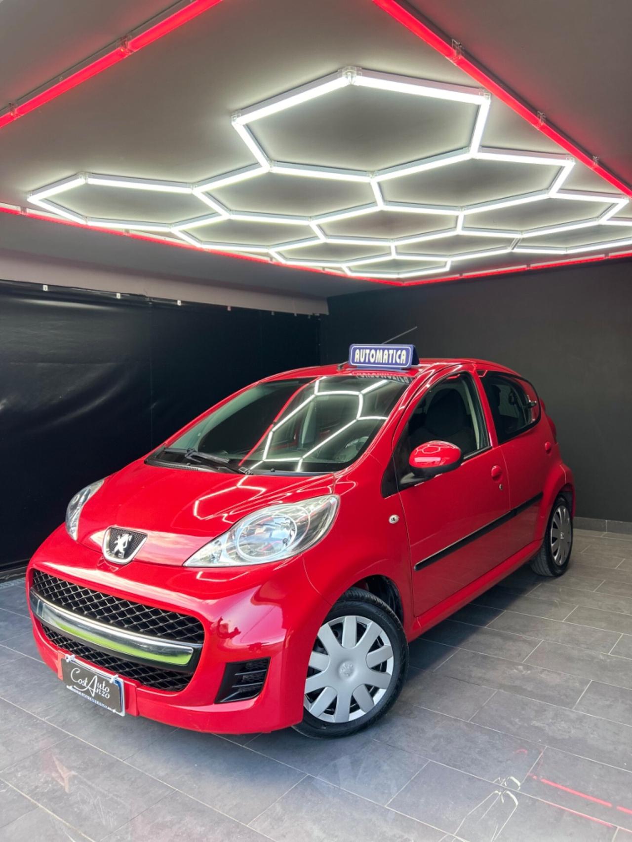 Peugeot 107 1.0 Benz. CAMBIO AUTOMATICO 2010