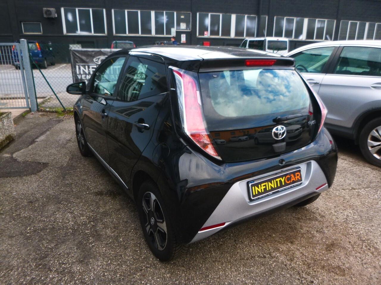 Toyota Aygo 1.0 VVT-i 69 CV 5 porte x-clusiv