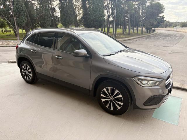 MERCEDES-BENZ GLA 180 d Automatic Business Extra