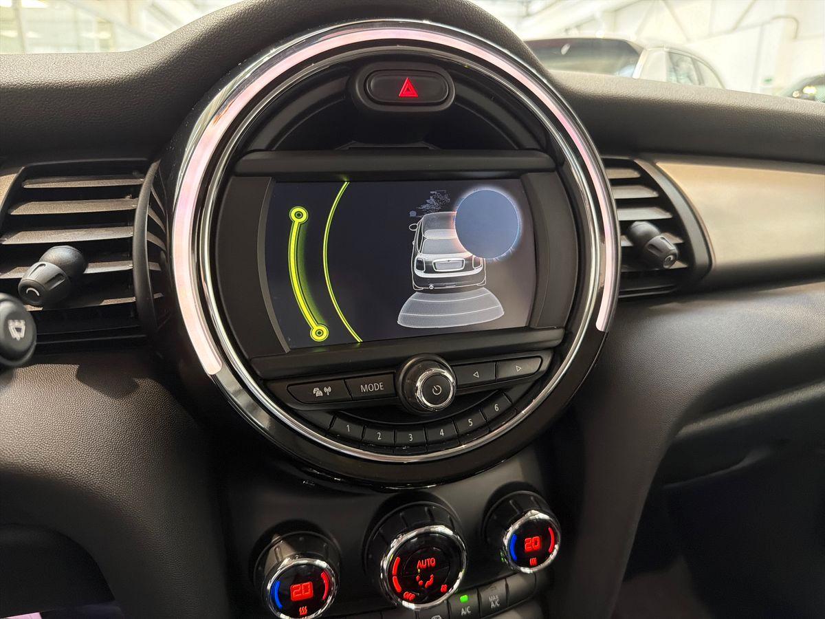 MINI Mini IV F55-F56 2014 - Mini 1.5 Cooper D 3p auto