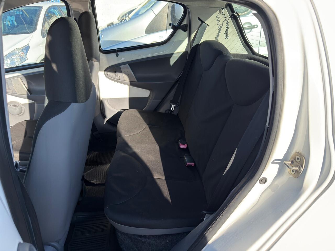 Toyota Aygo 1.0 5 porte Now Connect “NAVI”