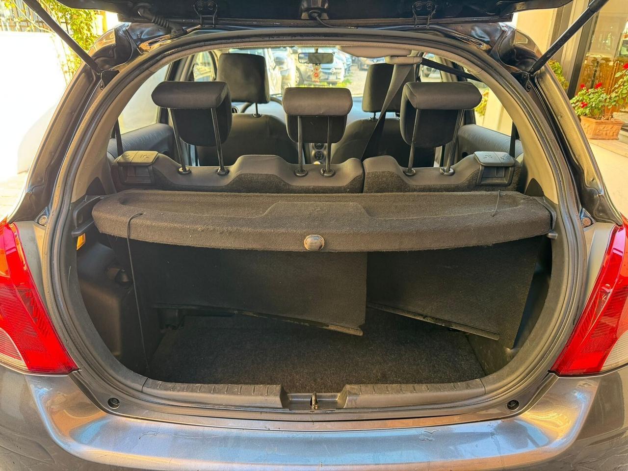 TOYOTA Yaris 1.3 5 porte Sol IMPIANTO GPL UNIPRO