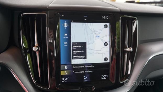 VOLVO XC60 B4 (d) AWD Geartronic Momentum