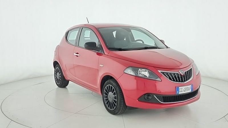 Lancia Ypsilon 1.0 FireFly 5 porte S&S Hybrid Silver