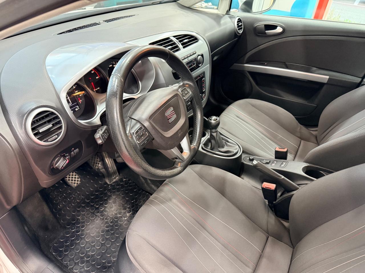 Seat Leon 1.6 TDI CR 105CV UNICO PROPRIETARIO OK NEOPATENTATI