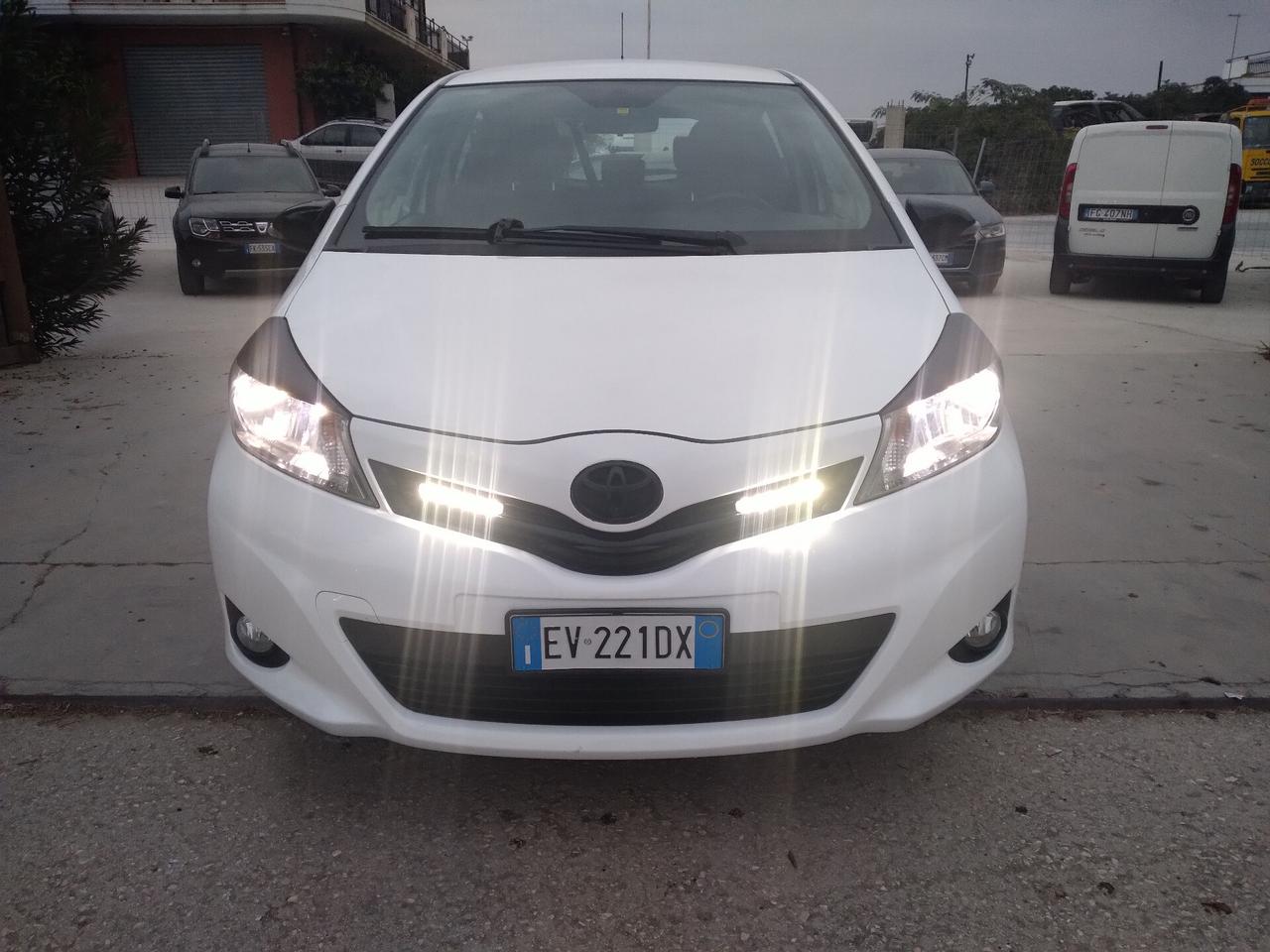 Toyota Yaris 1.0 5 porte Lounge