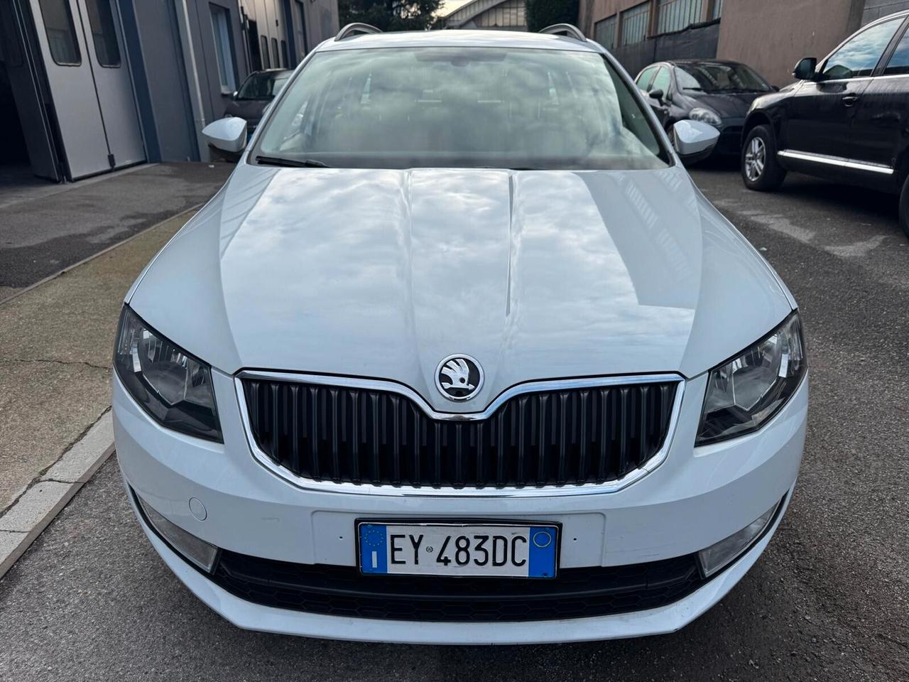 Skoda Octavia 1.6 TDI CR 105 CV DSG Elegance*EURO5B*NAVI