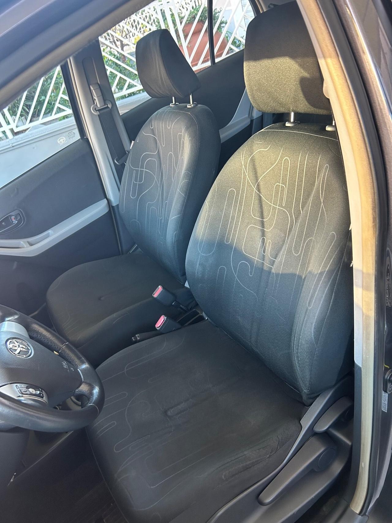 Toyota Yaris 1.0 5 porte