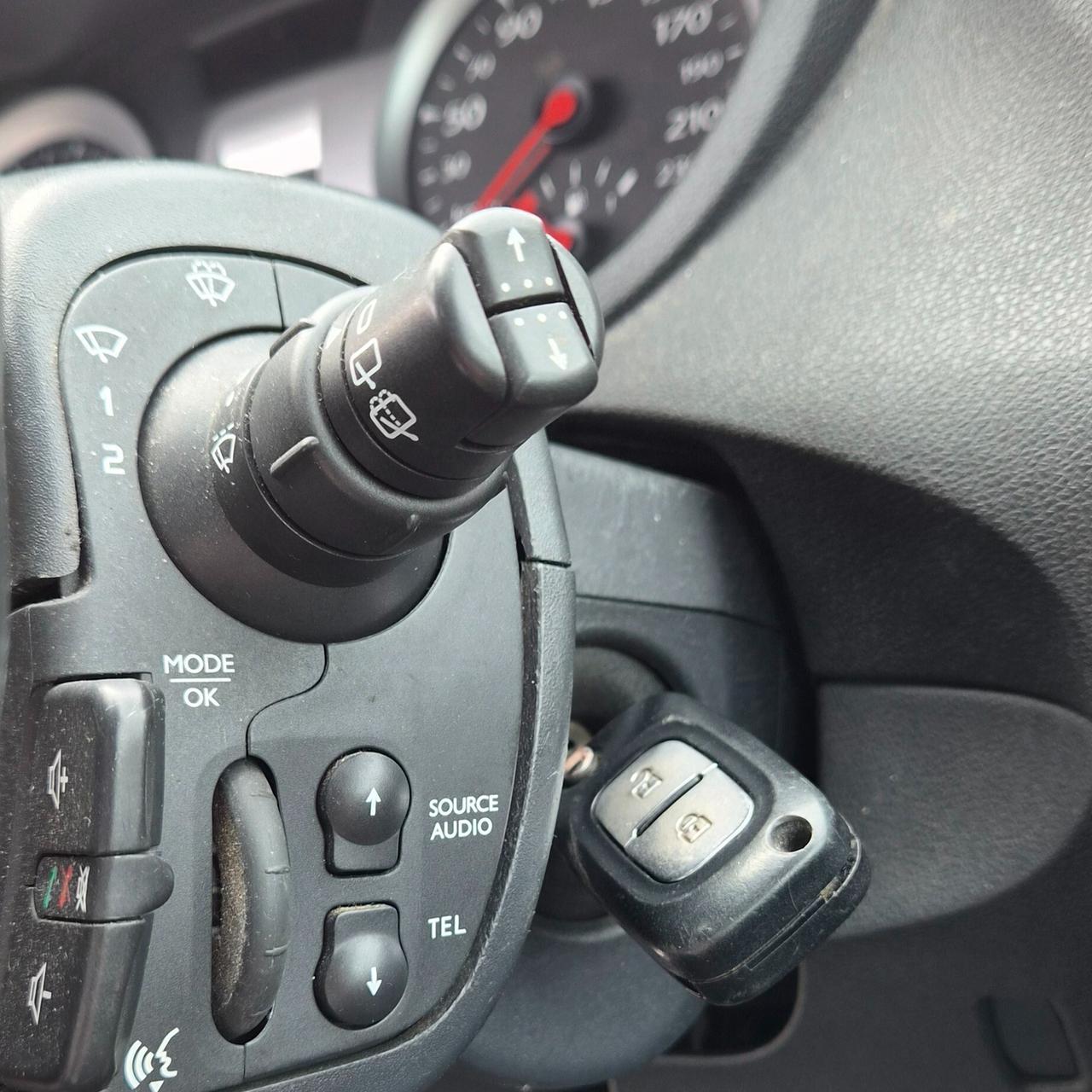 Renault Clio 1.2 16V 5 porte Live!