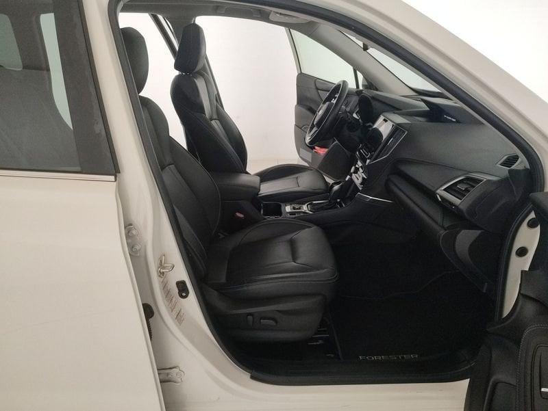 Subaru Forester 2.0i e-boxer Premium lineartronic